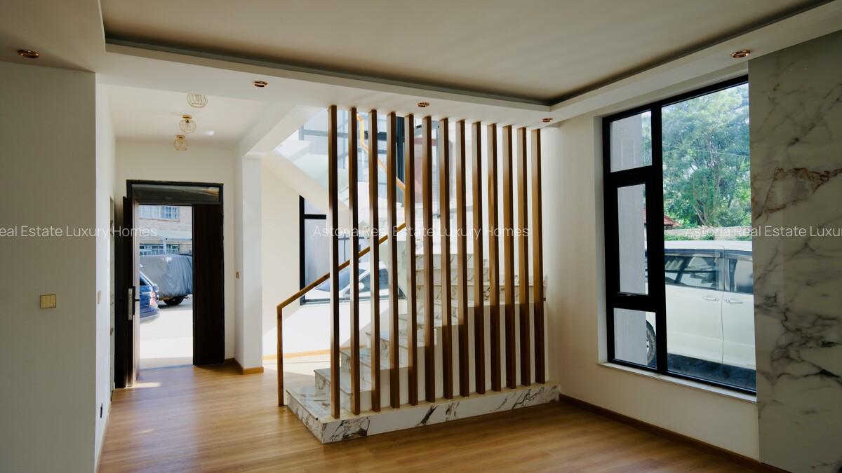 5 Bed Villa with En Suite at 2026-386 5 Bed - 16