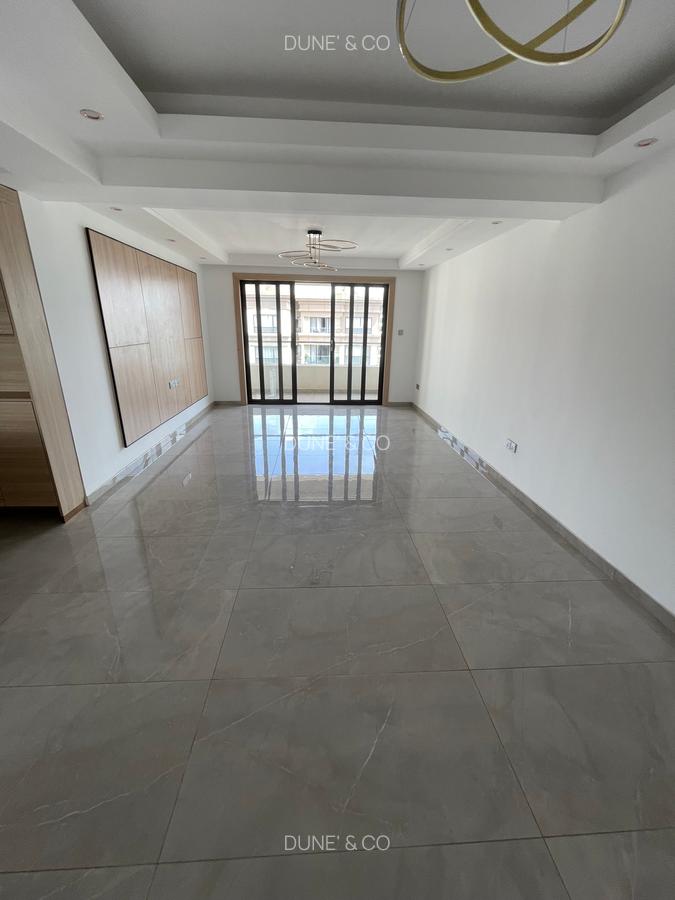 3 Bed Apartment with En Suite in Riverside - 5