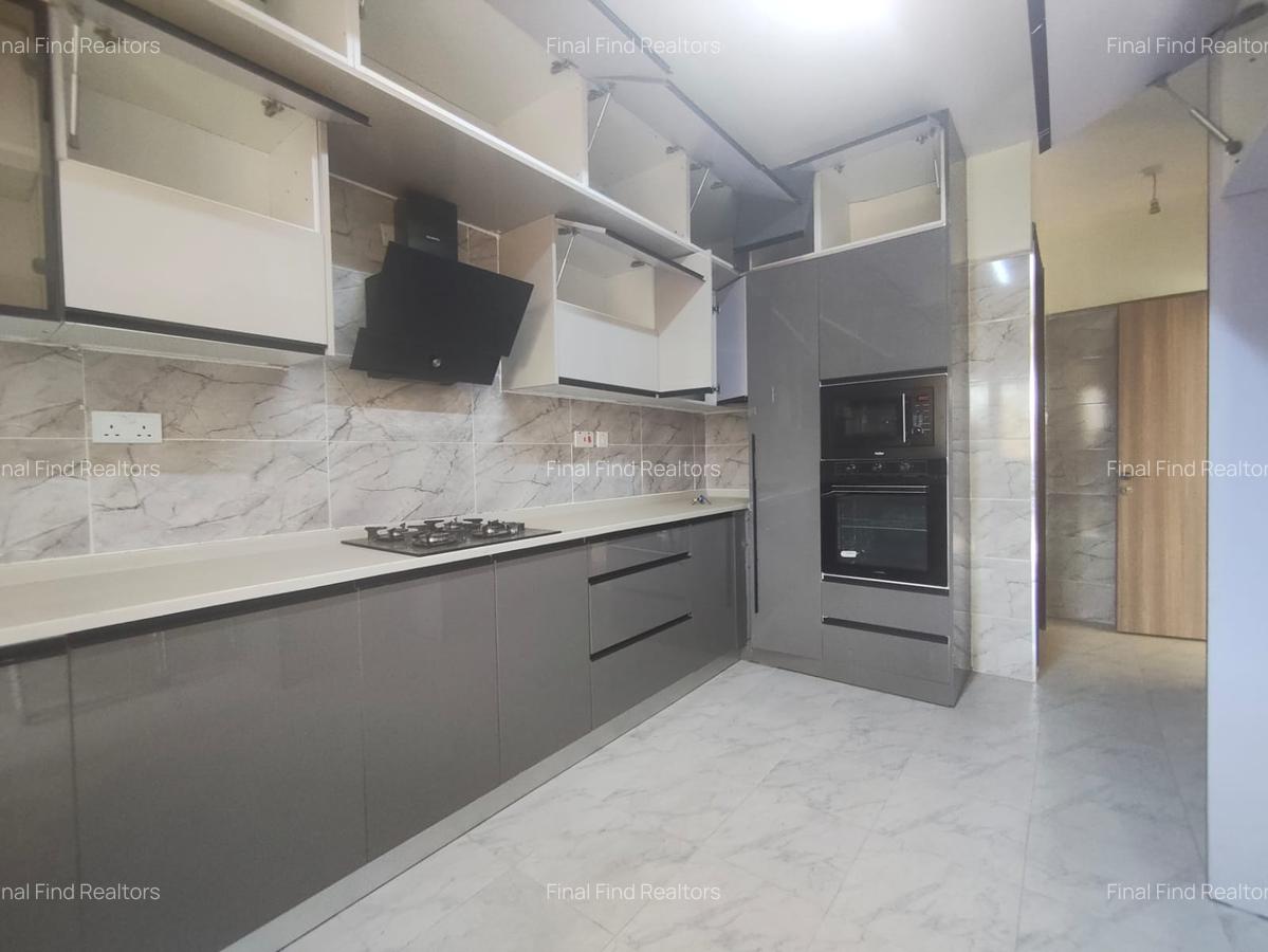 4 Bed Apartment with En Suite in Parklands - 7