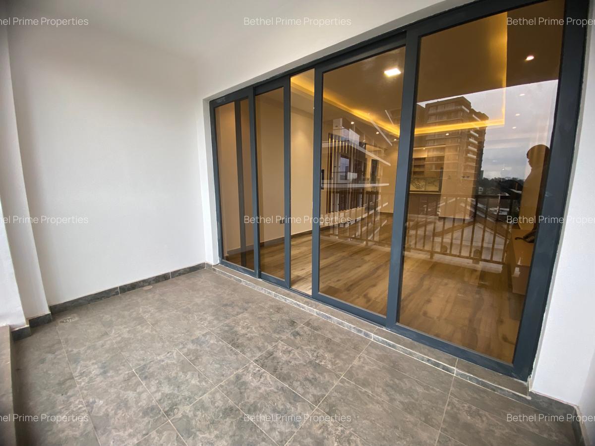 2 Bed Apartment with En Suite in Brookside - 8