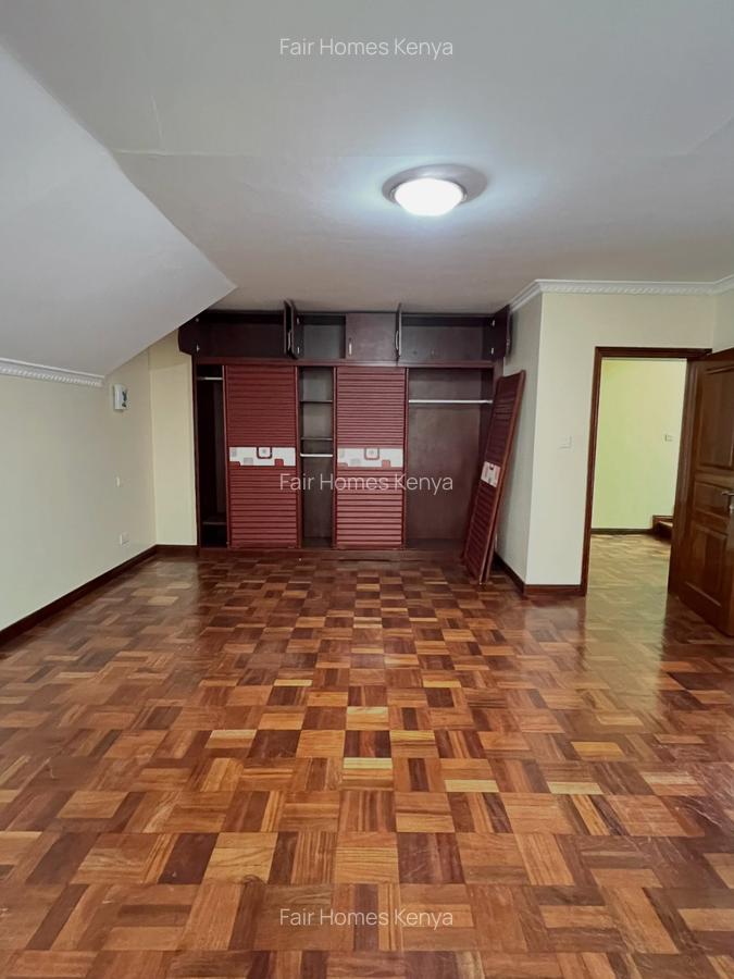 5 Bed Townhouse with En Suite at Othaya Road - 10