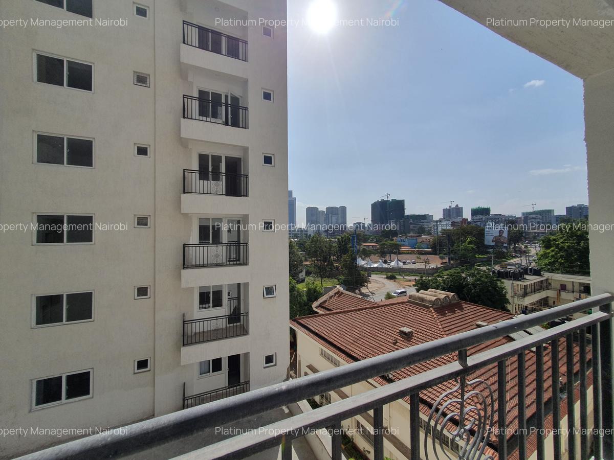 3 Bed Apartment with En Suite in Parklands - 10