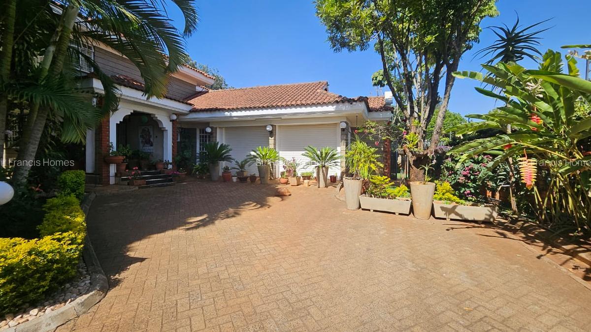 5 Bed House with En Suite in Runda - 6