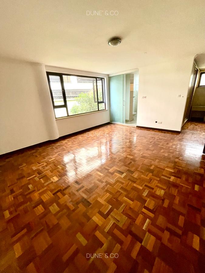 3 Bed Apartment with En Suite in Riverside - 12