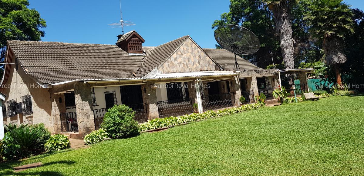 4 Bed House with En Suite at Spring Valley Road - 5