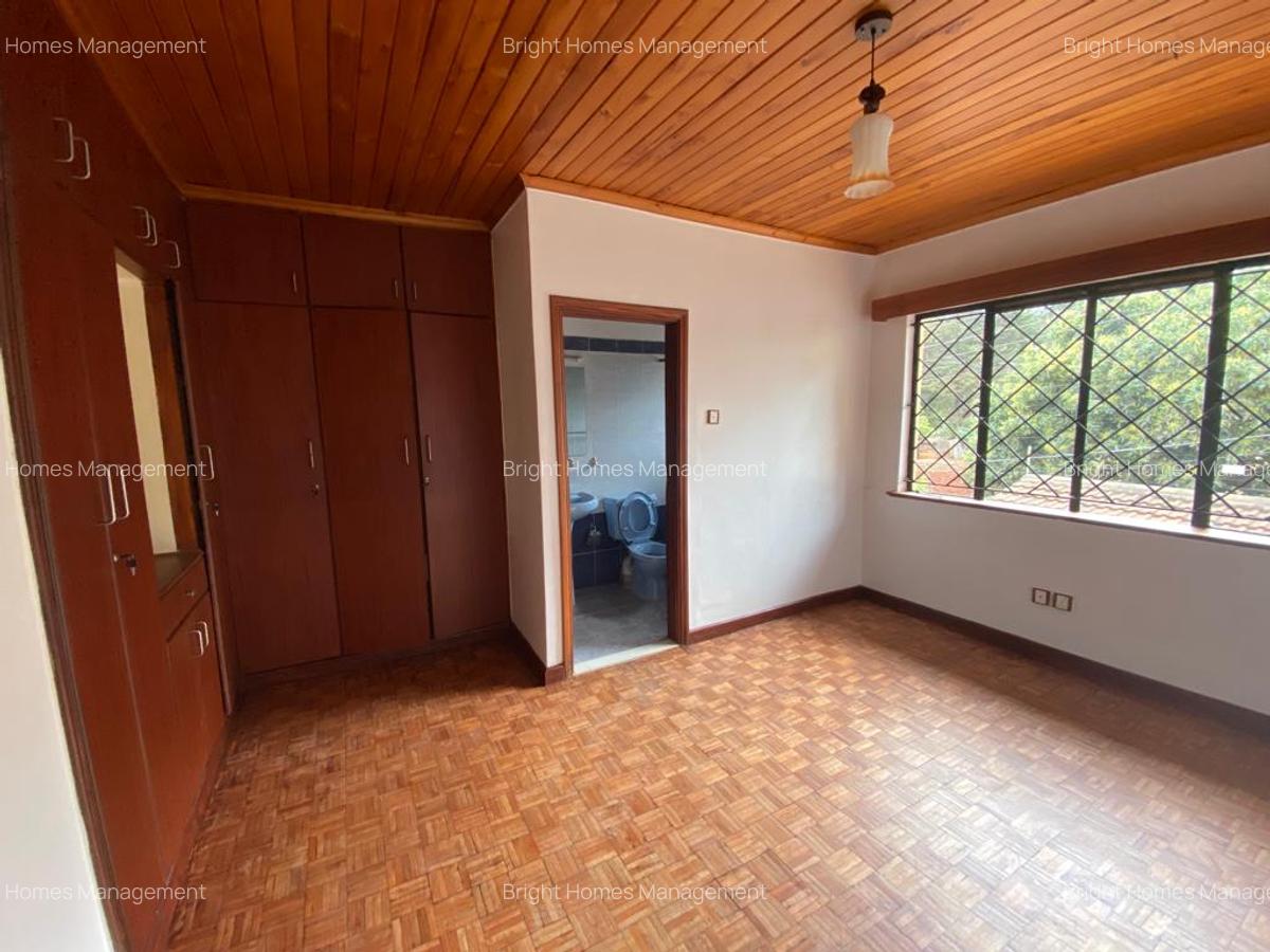 4 Bed Townhouse with En Suite in Lavington - 10