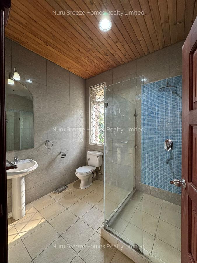 5 Bed Townhouse with En Suite in Rosslyn - 11