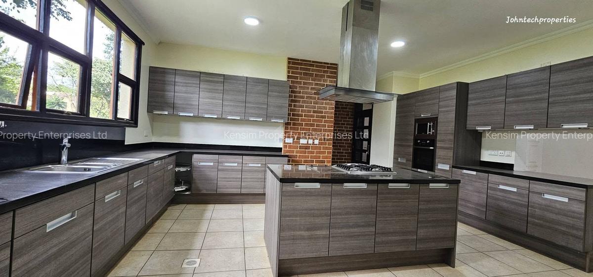 5 Bed Townhouse with En Suite in Karen - 19