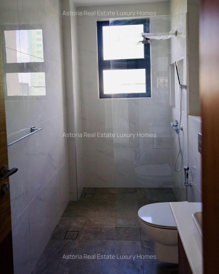 2 Bed Apartment with En Suite at 2026-401 - 5