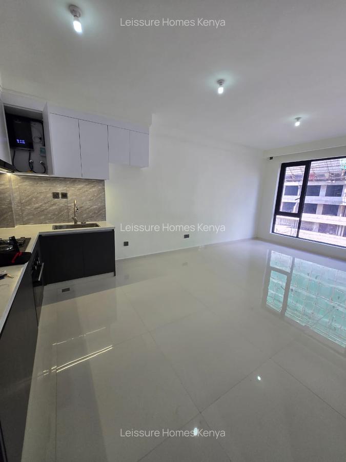 1 Bed Apartment with En Suite at Westlands Road - 3