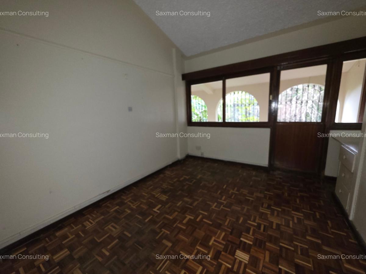 Commercial Property with Service Charge Included in Riverside - 13