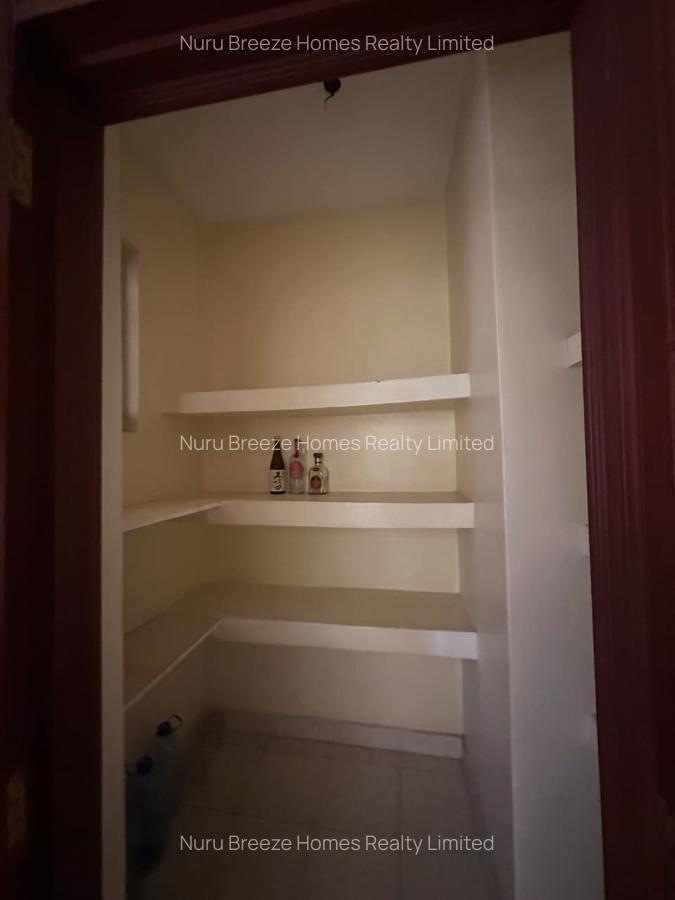 3 Bed Apartment with En Suite in Brookside - 5