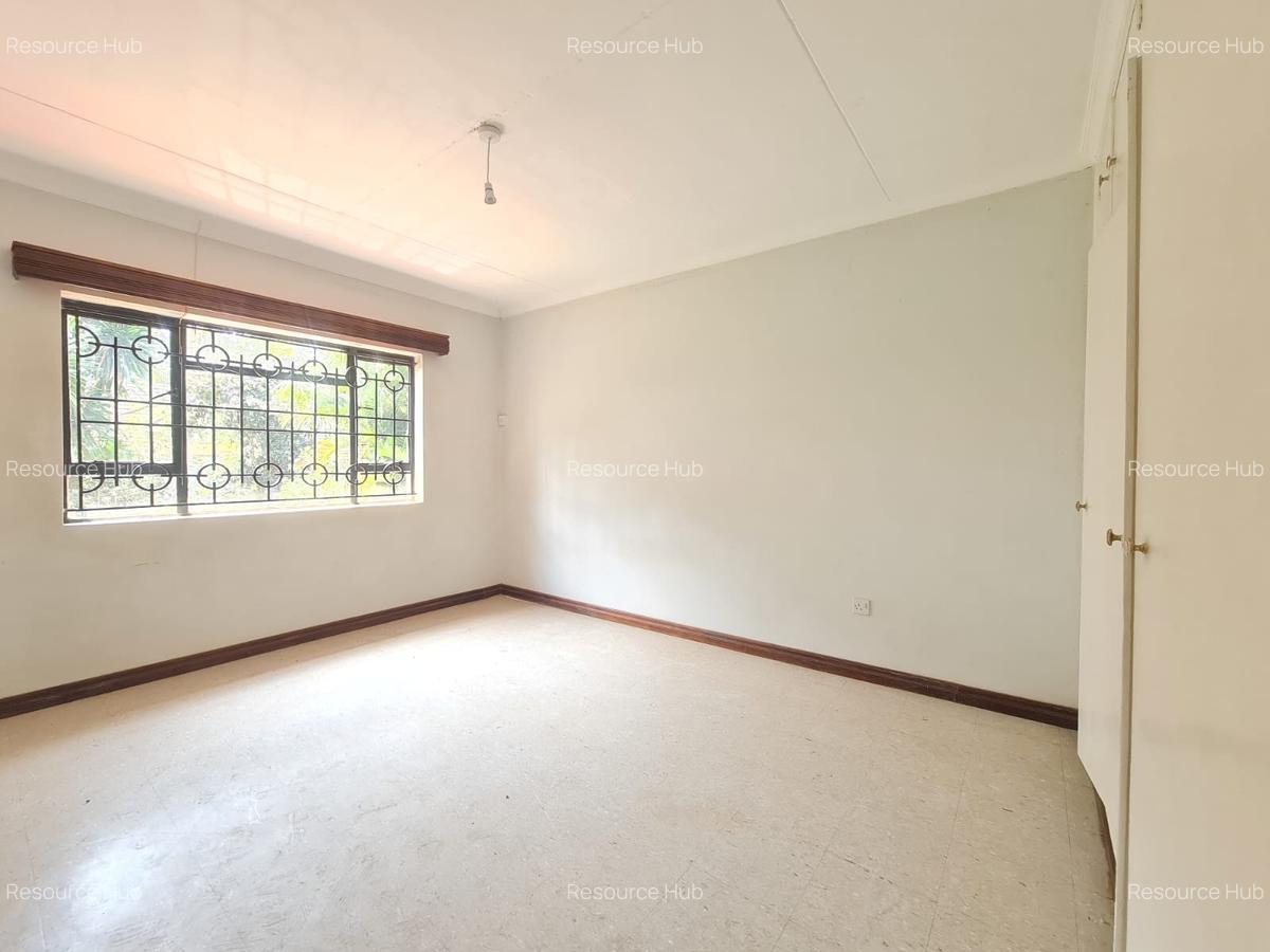 5 Bed House with En Suite at Nyari - 20