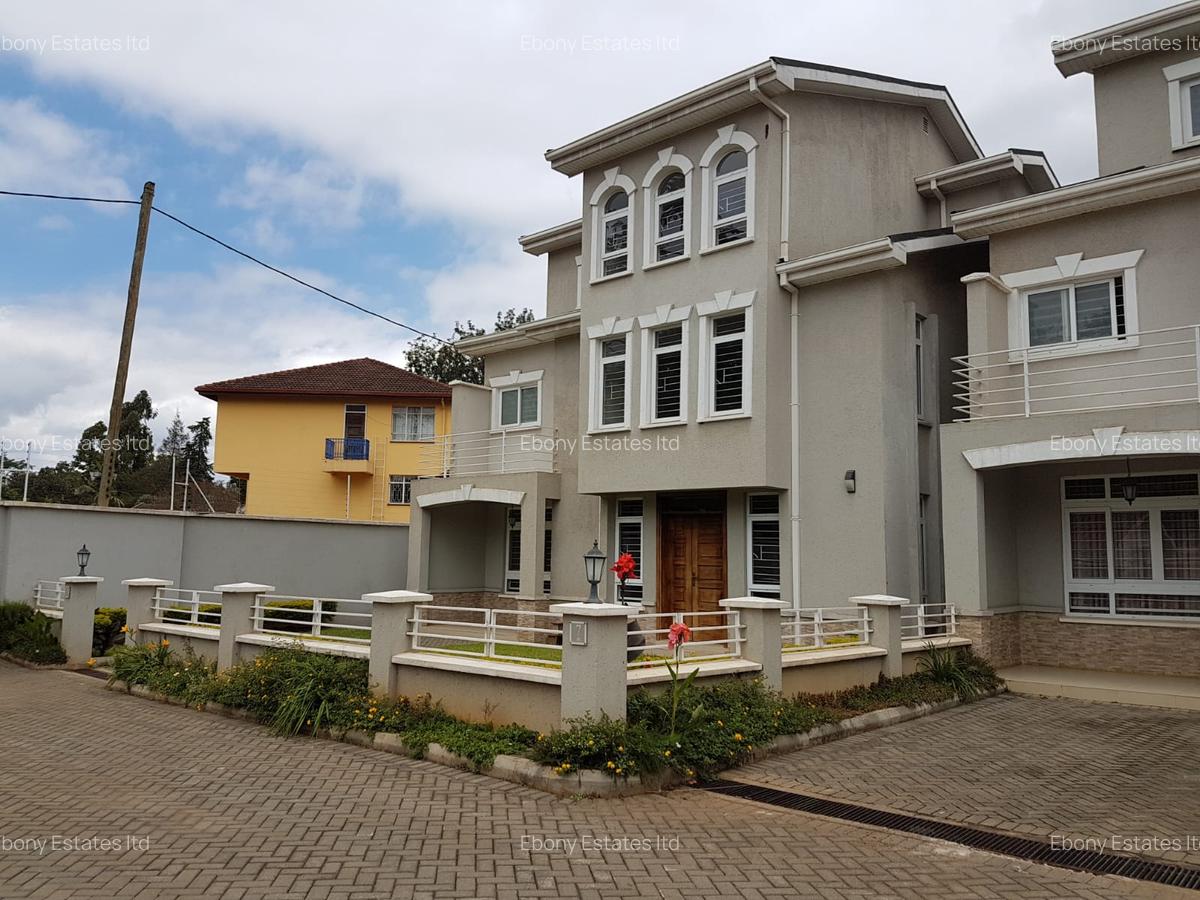 5 Bed Townhouse with En Suite in Lavington - 3