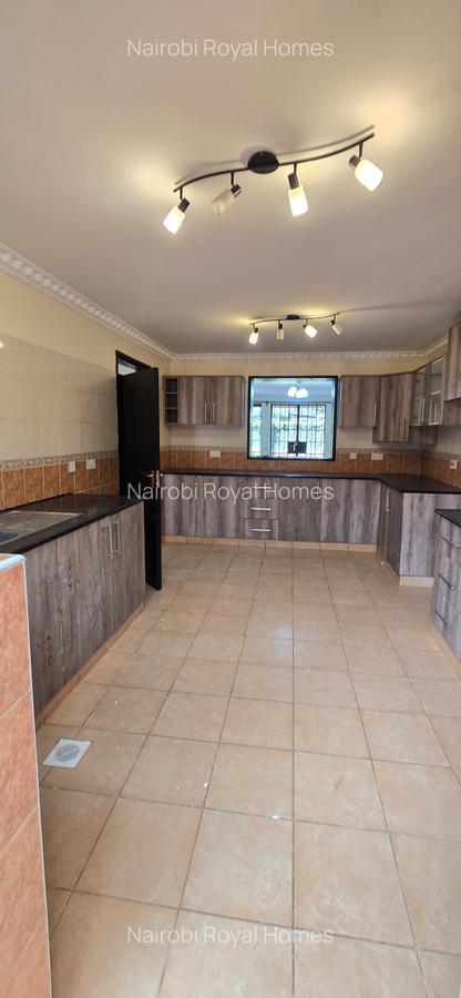 5 Bed Townhouse with En Suite at Lavington Green - 18