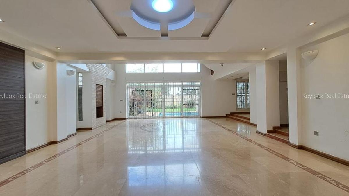 5 Bed Townhouse with En Suite at Lavington Green - 6