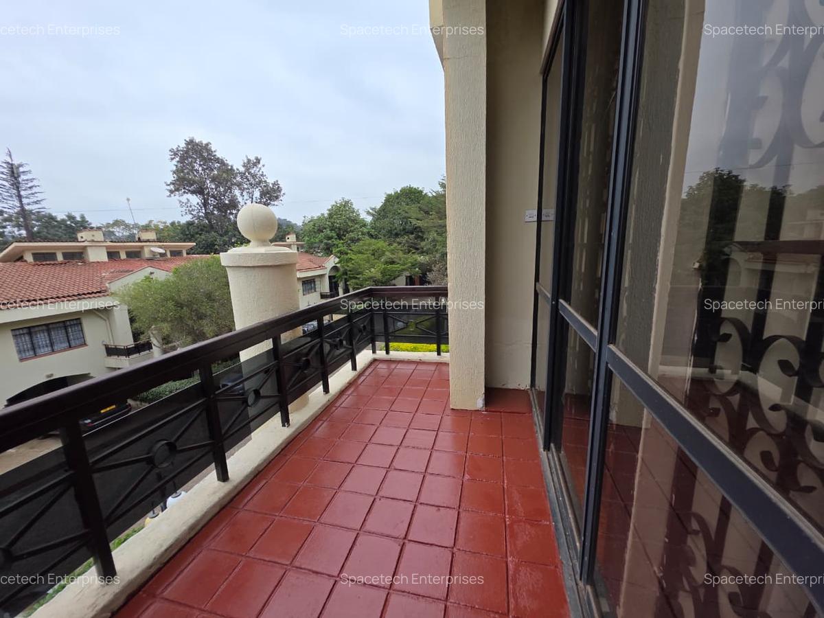4 Bed Townhouse with En Suite in Spring Valley - 6