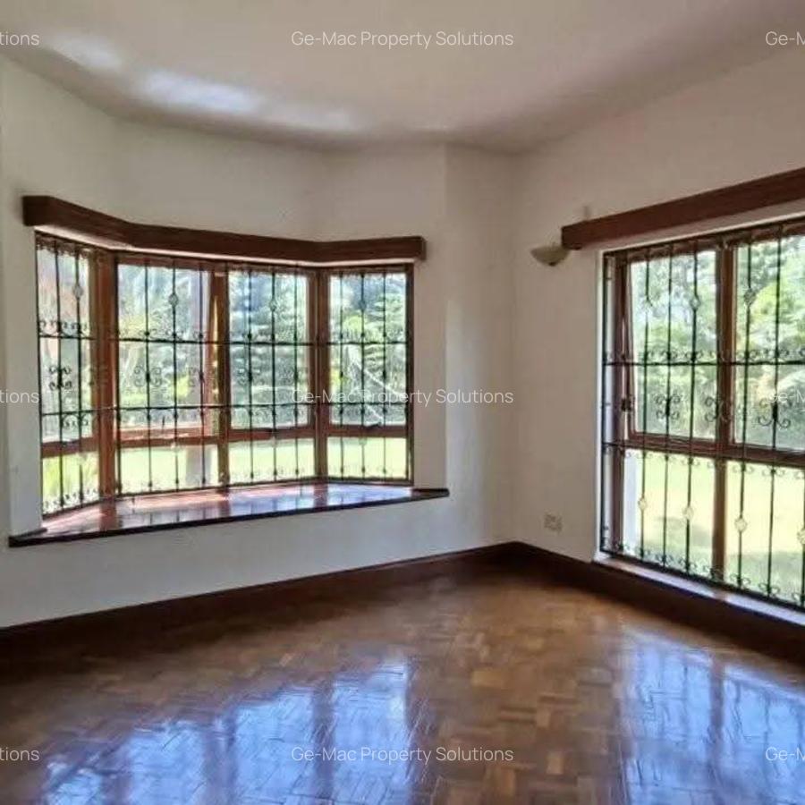 5 Bed House with En Suite at Mimosa - 13