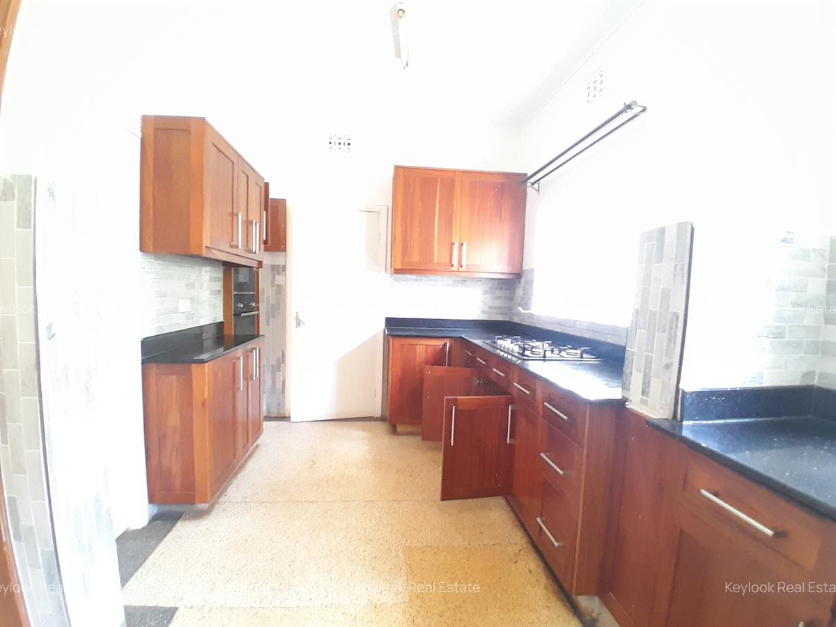 3 Bed House with En Suite at Lavington Green - 16