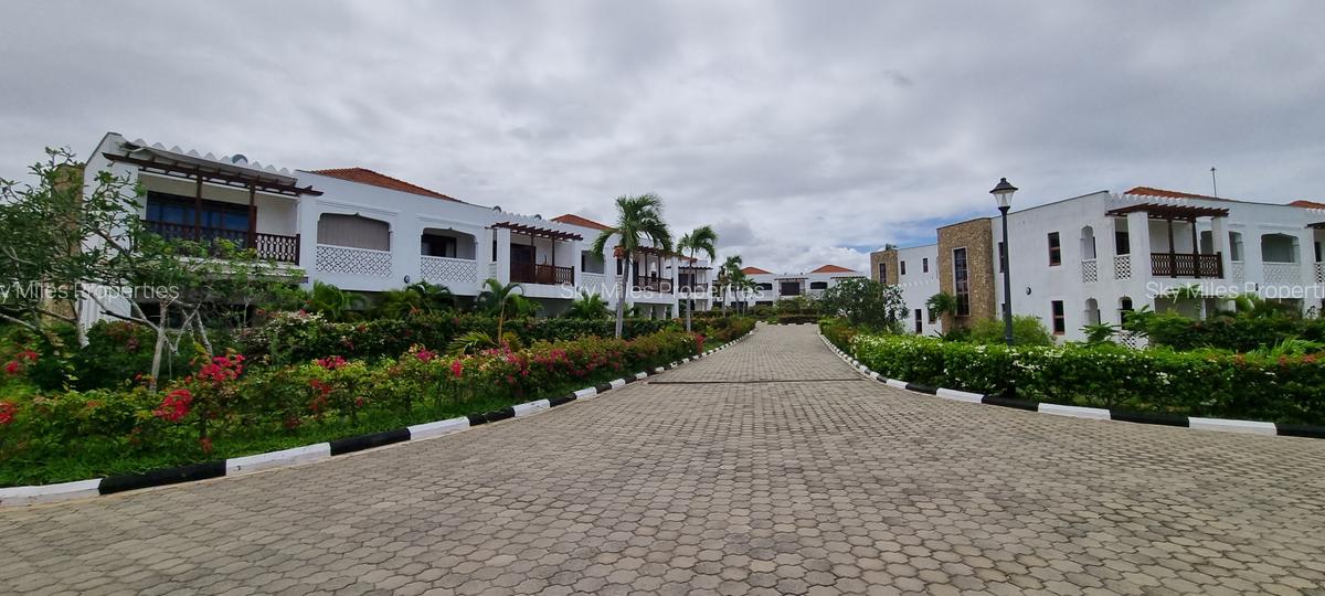 Serviced 3 Bed Apartment with En Suite at Sultan Palace - 19
