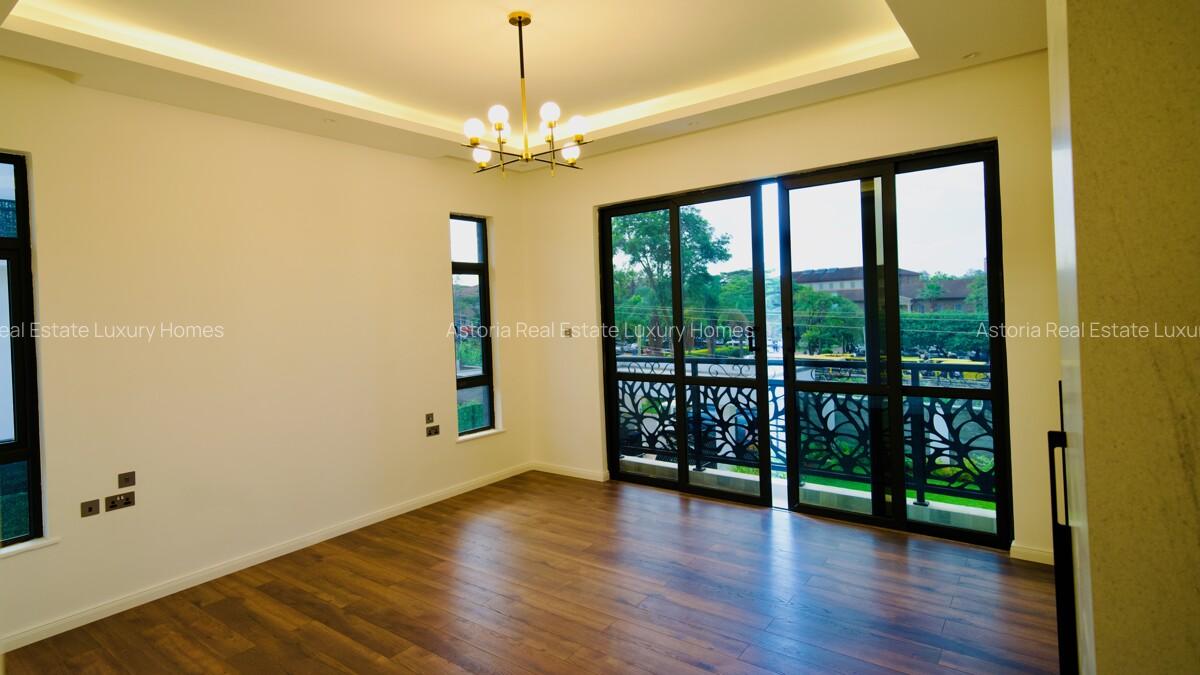 5 Bed Villa with En Suite at 2026-377 - 6