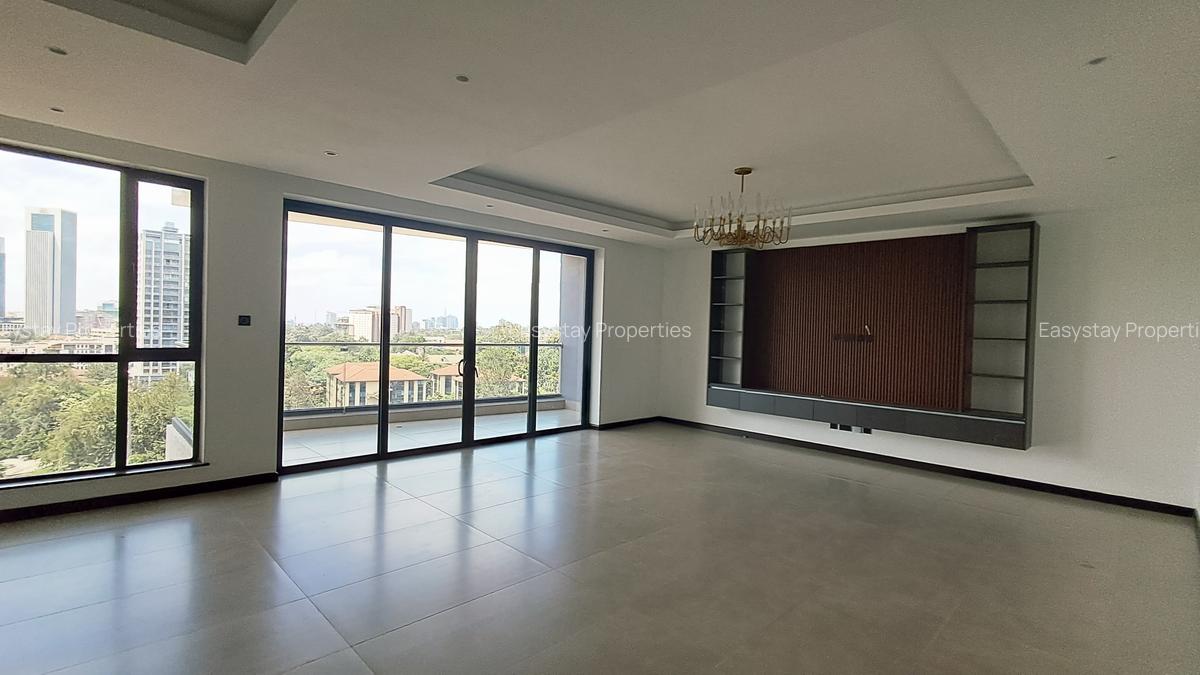 4 Bed Apartment with En Suite in Riverside - 1