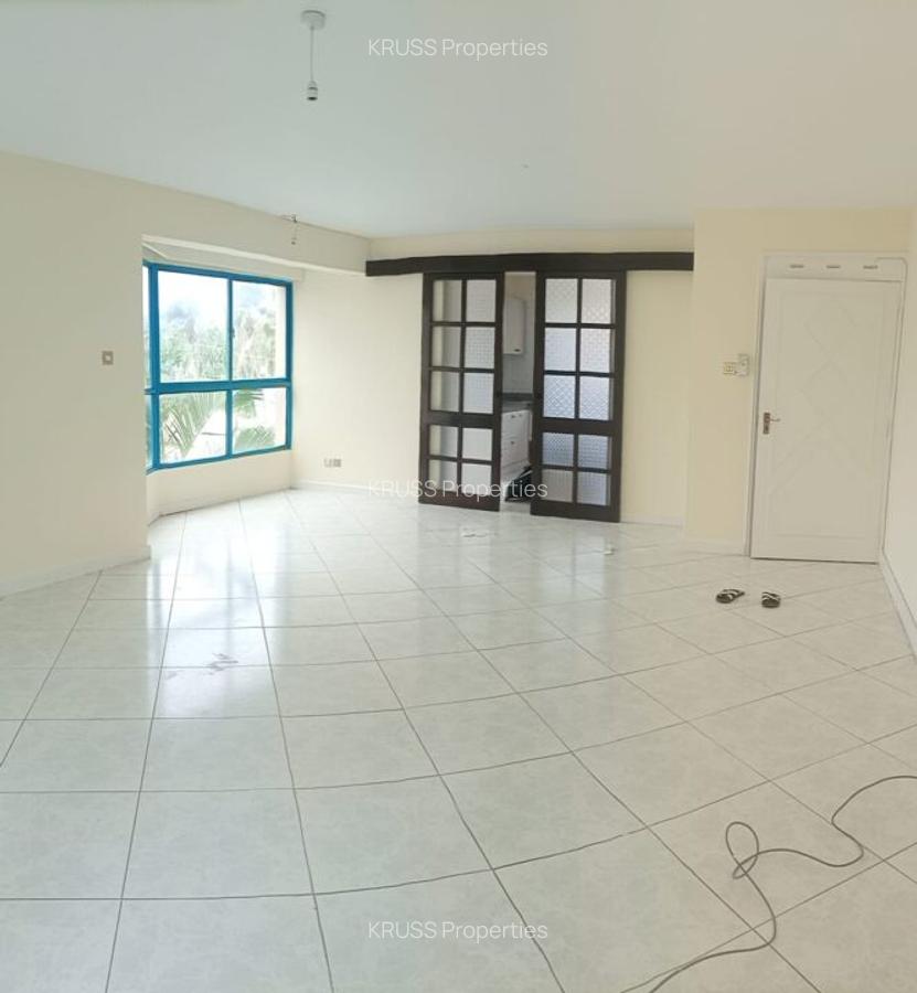 3 Bed Apartment with En Suite at As1026 - 7