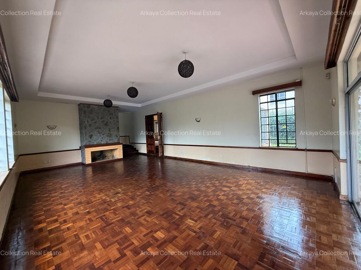 5 Bed House with En Suite in Runda - 3