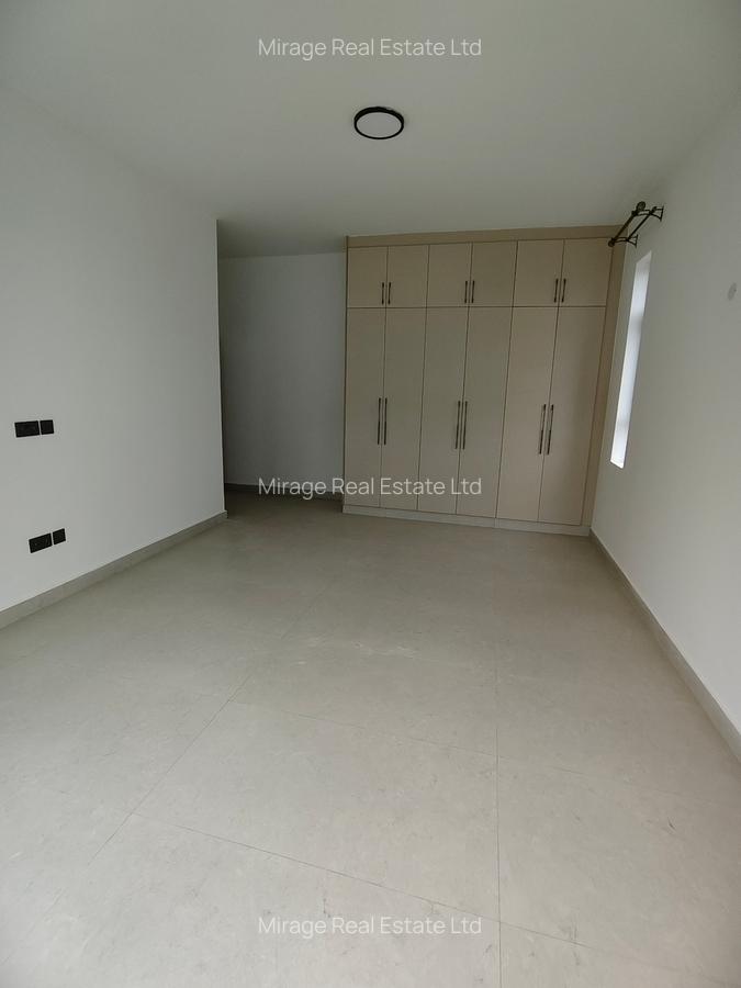 2 Bed Apartment with En Suite in Brookside - 20