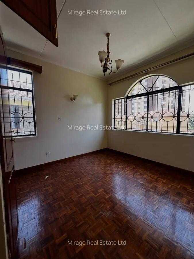 3 Bed Apartment with Staff Quarters in Kilimani - 9