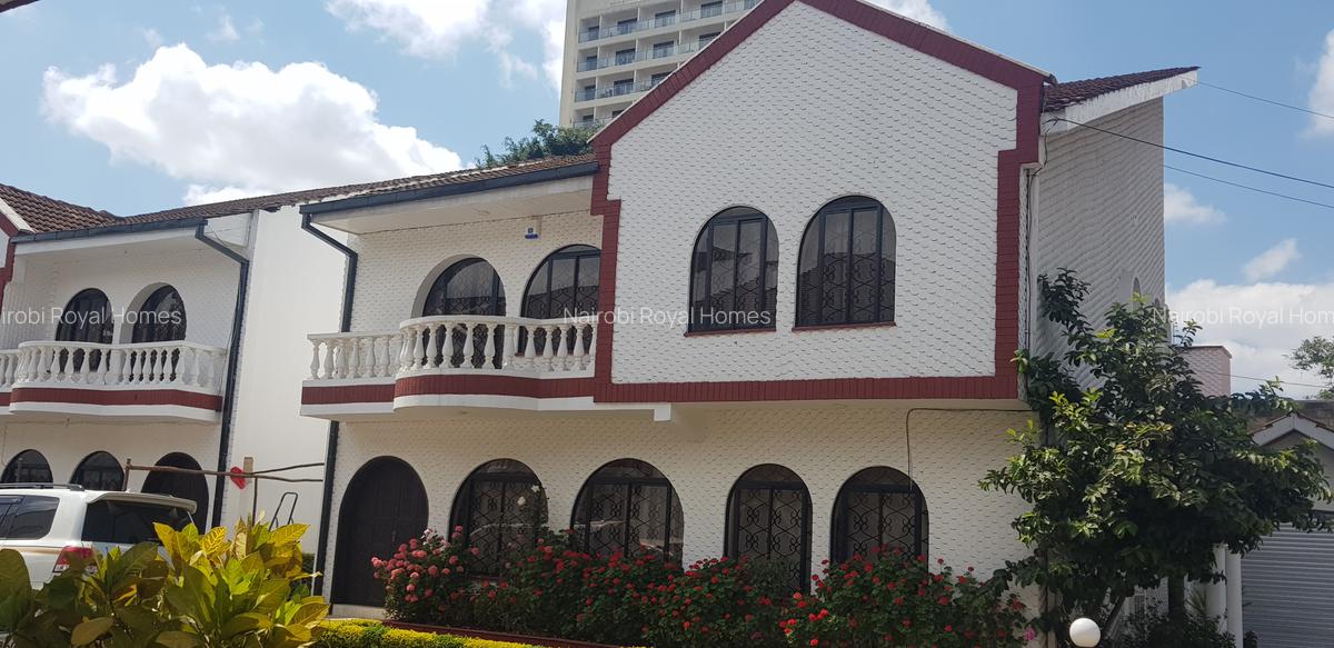 5 Bed Townhouse with En Suite at Yaya Center - 3