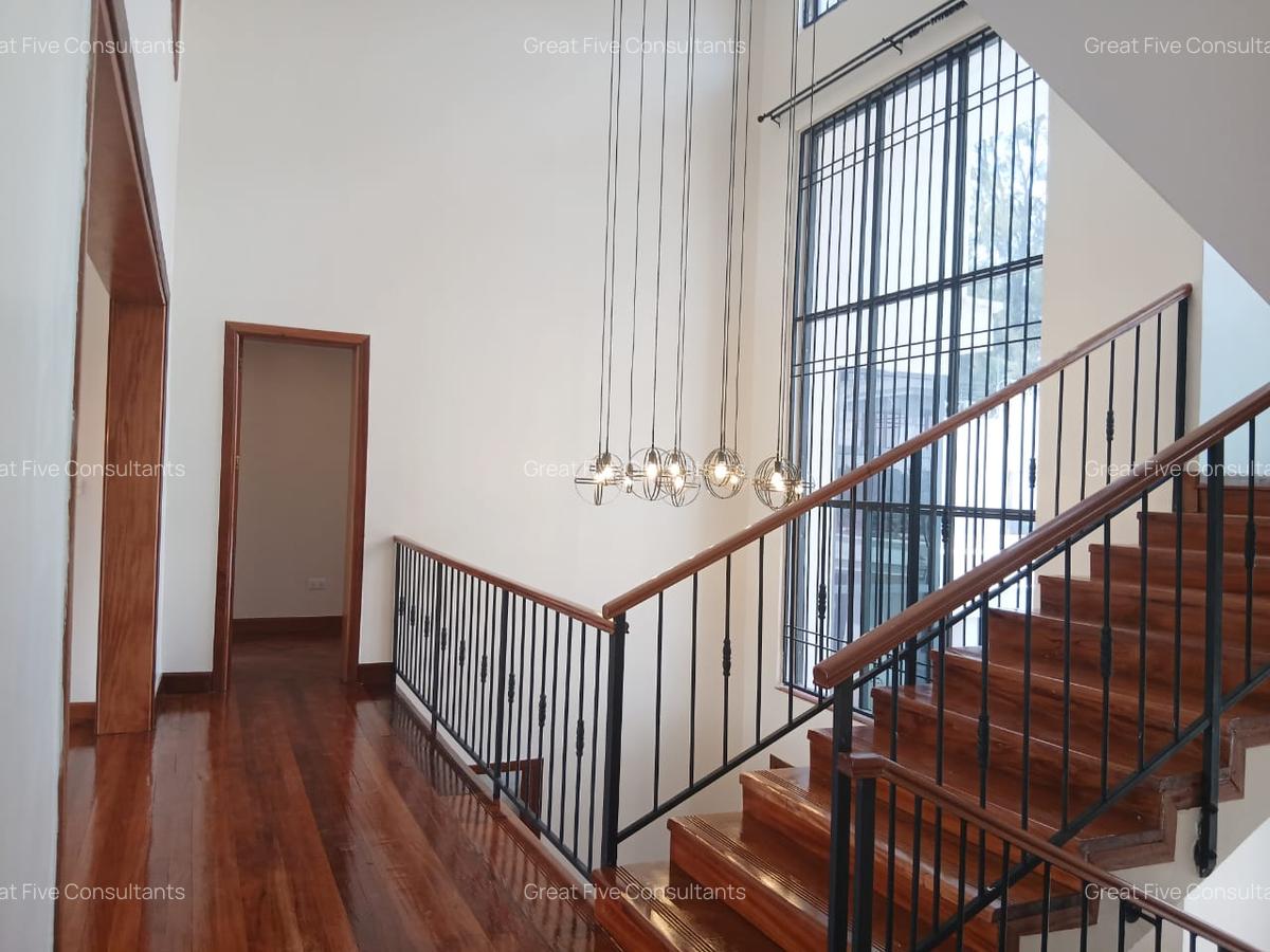 6 Bed Villa with En Suite in Loresho - 13
