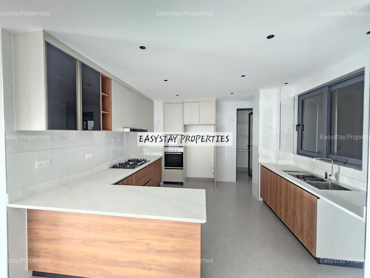 3 Bed Apartment with En Suite in Spring Valley - 3