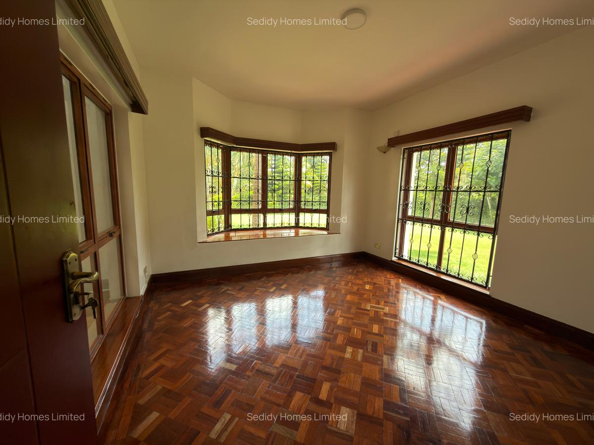 5 Bed Townhouse with En Suite in Runda - 16