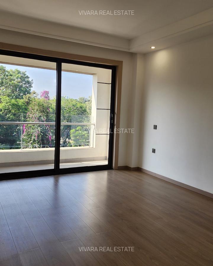 3 Bed Apartment with En Suite in Riverside - 15
