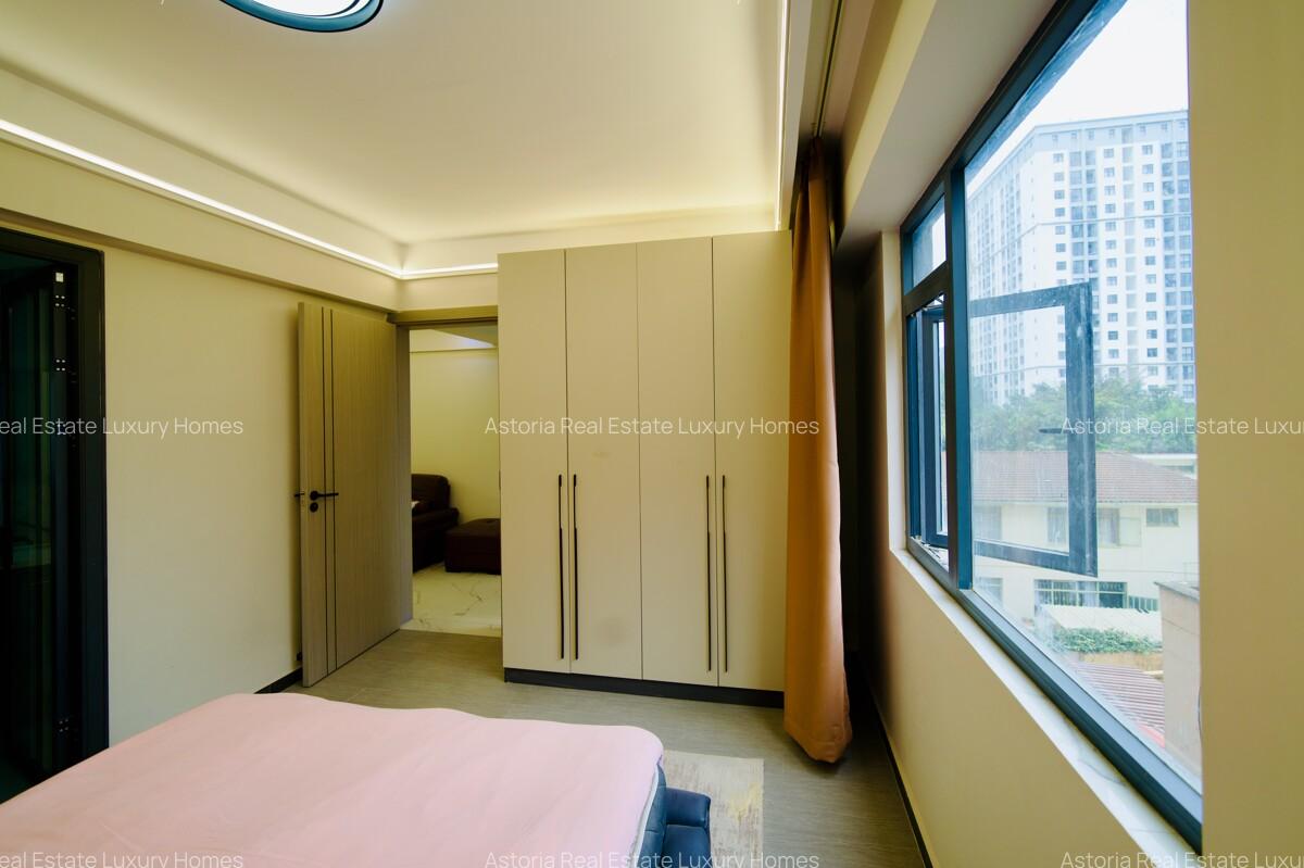 3 Bed Apartment with En Suite at 2026-423 - 8