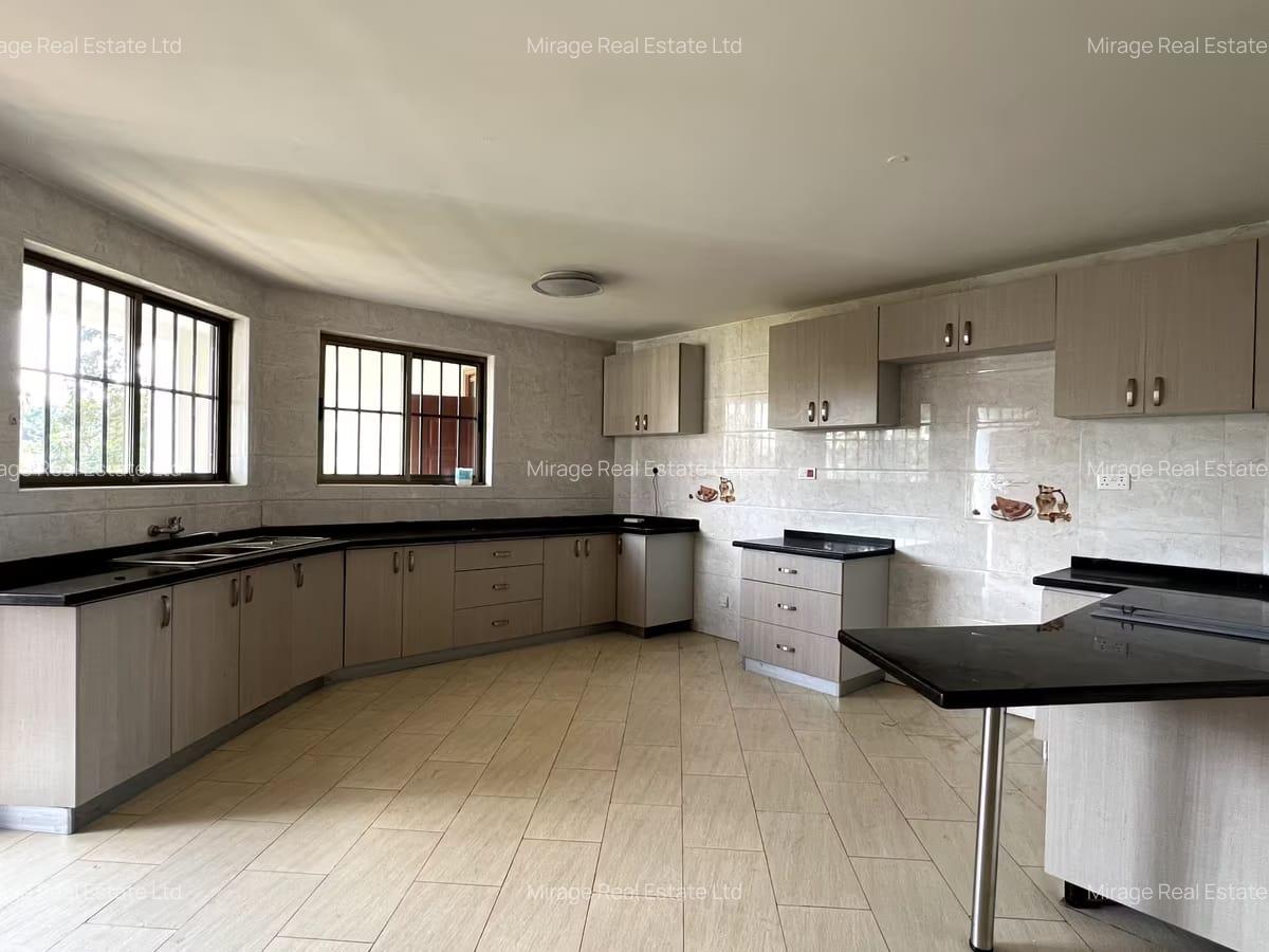 3 Bed Apartment with En Suite in Lavington - 3