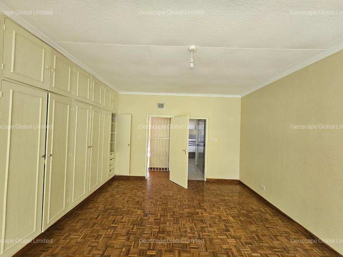 4 Bed House with En Suite in Spring Valley - 15