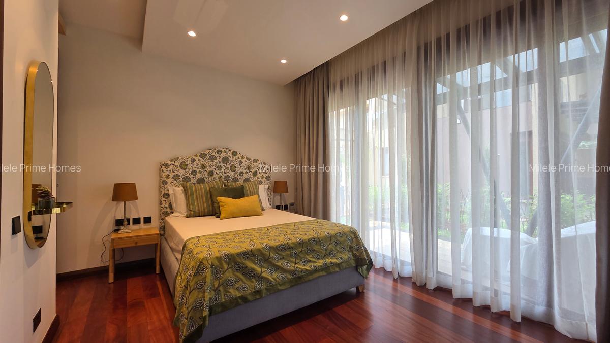 4 Bed Villa with En Suite at Tala Road - 11