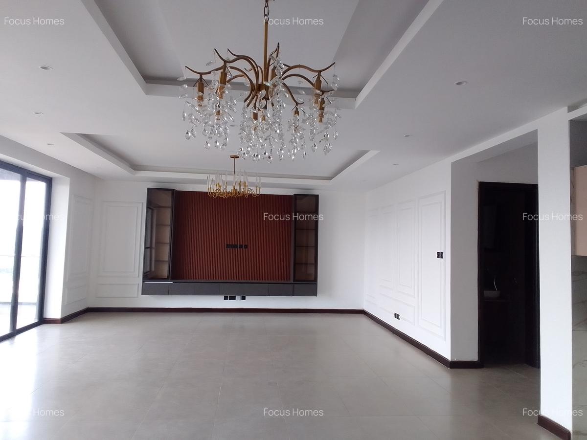 3 Bed Apartment with En Suite in Riverside - 18