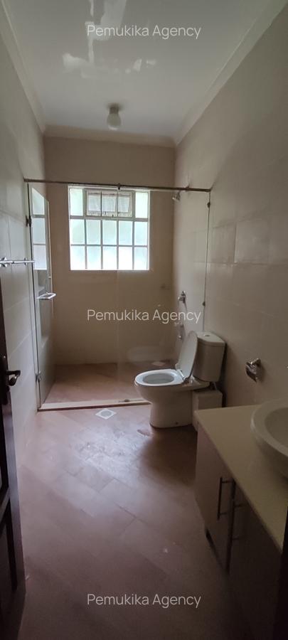 3 Bed House with En Suite at Windyridge - 12