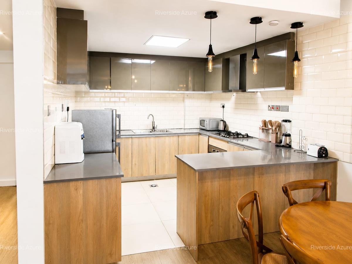 Serviced 2 Bed Apartment with En Suite at Riverside - 16