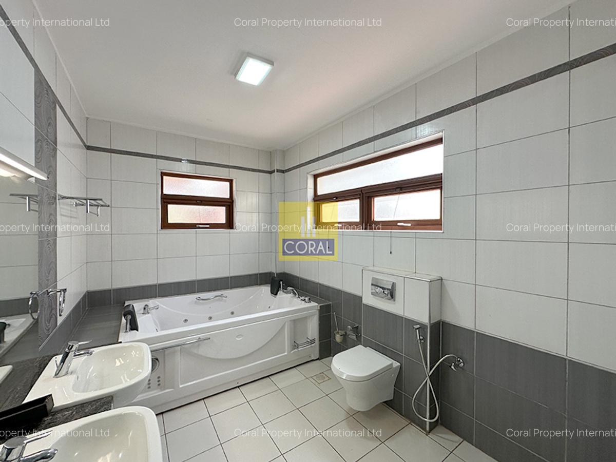 4 Bed Apartment in Parklands - 17