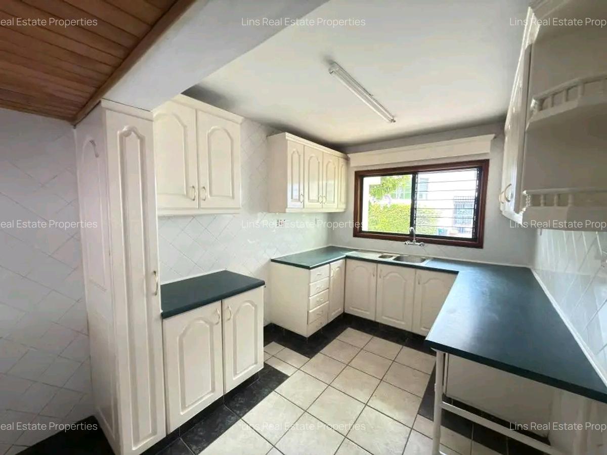 2 Bed Townhouse with En Suite in Kileleshwa - 9