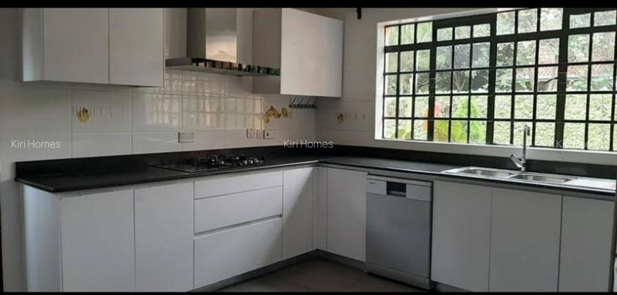 4 Bed Townhouse with En Suite in Runda - 17