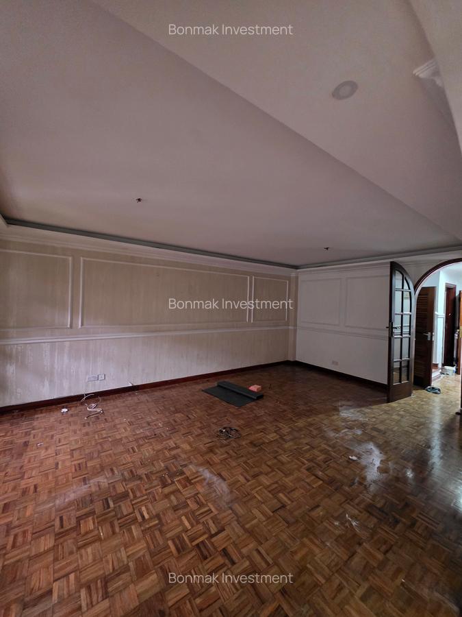 4 Bed Townhouse with En Suite at Lavington-Valley Arcade - 10