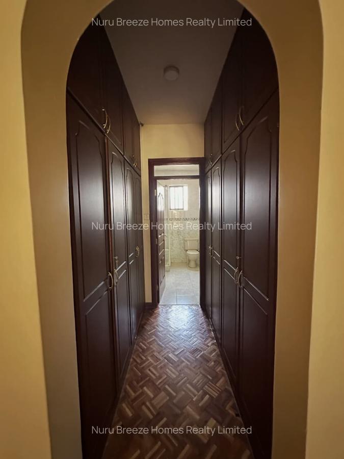 3 Bed Apartment with En Suite in Brookside - 6