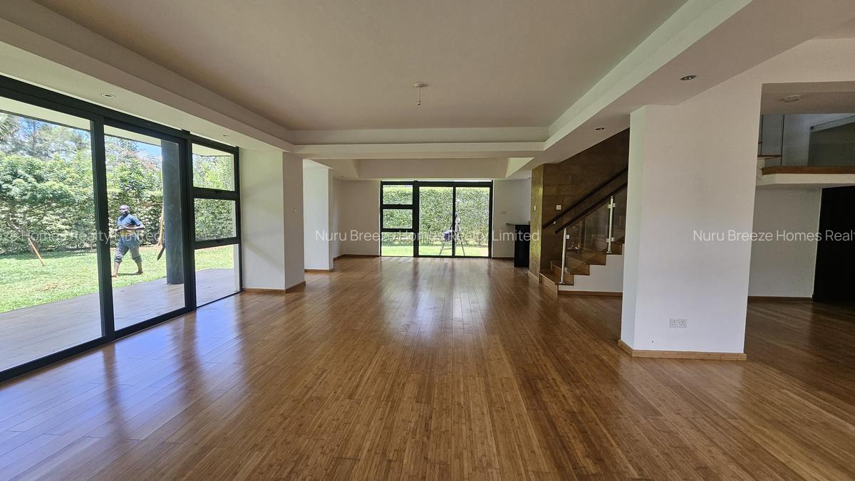 4 Bed Townhouse with En Suite in Ridgeways - 17