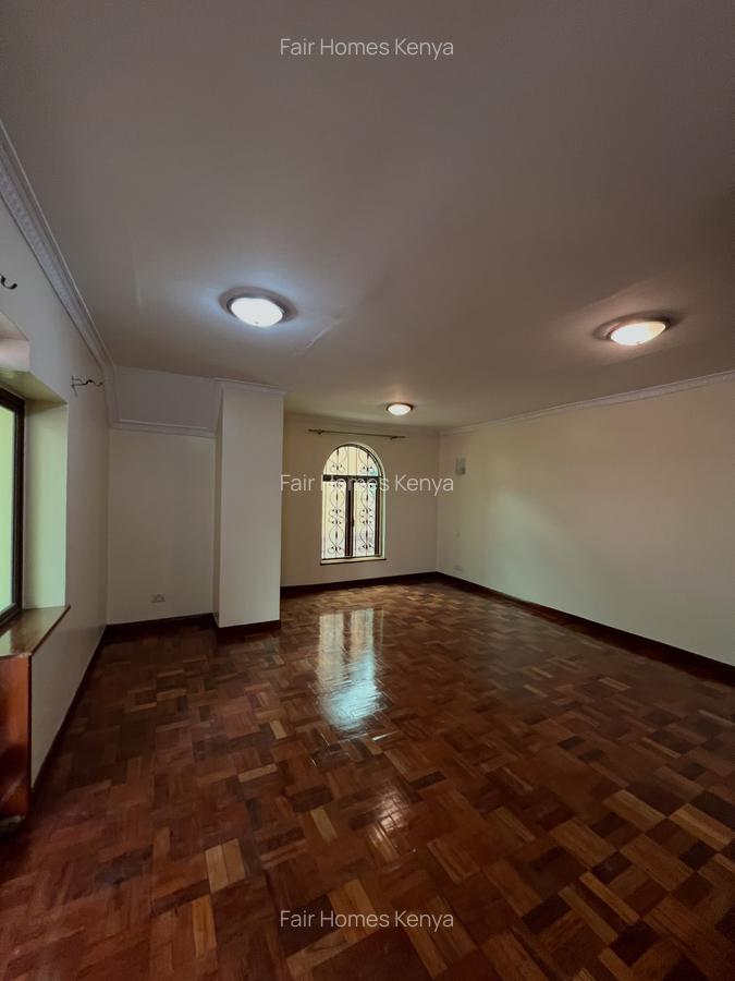 5 Bed Townhouse with En Suite at Othaya Road - 19