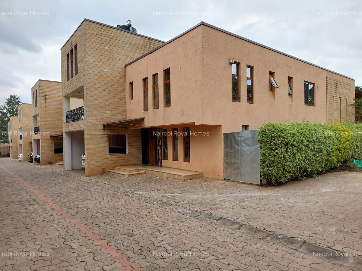 5 Bed Townhouse with En Suite at Lavington Road 66 - 3